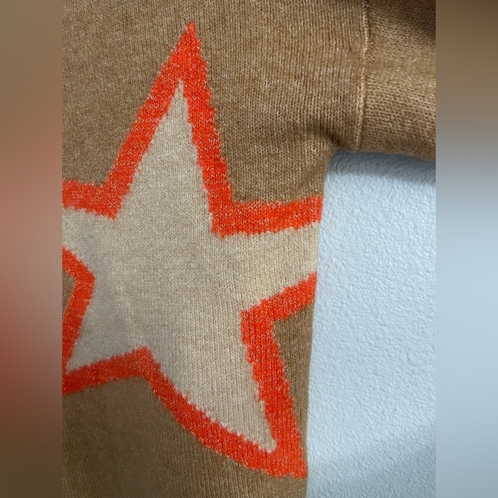 Love Token Star Pullover Beige Sweater Size Medium - Picture 4 of 9